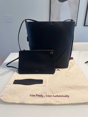 OLEADA Marina Black Leather Bucket Bag